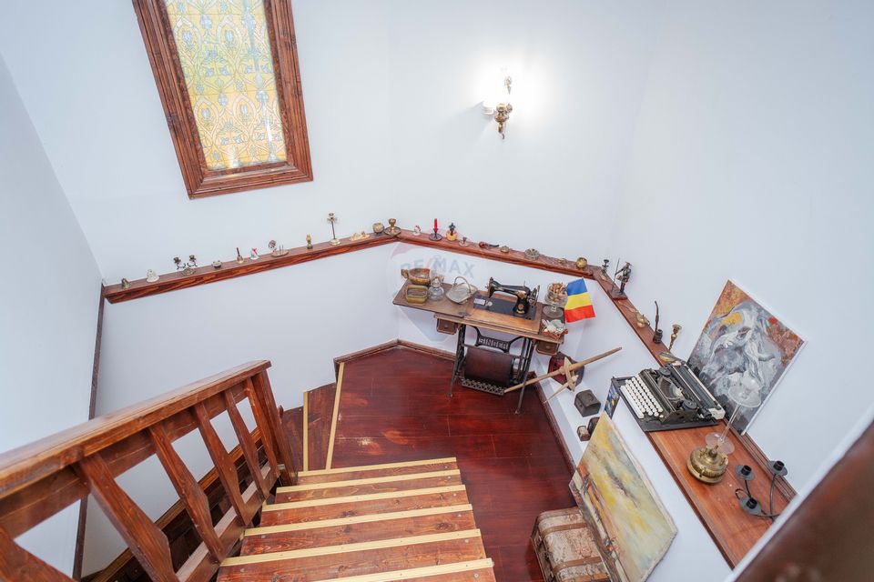 Casă / Vilă spatioasa cu teren in zona centrala Sararie