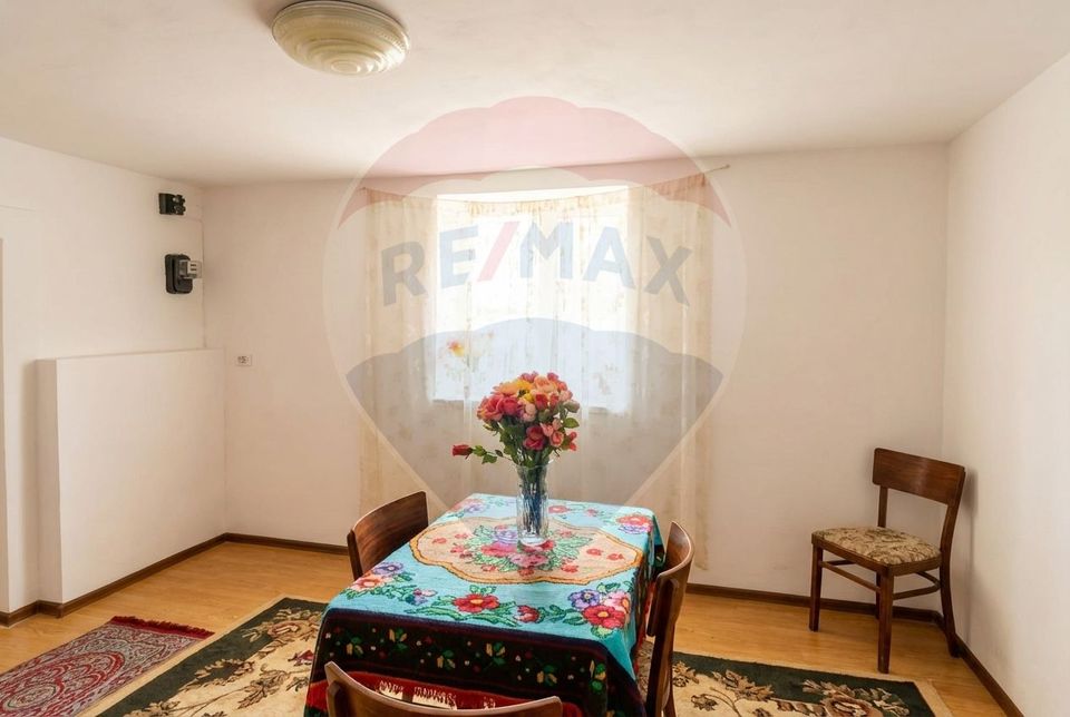 Apartament cu 2 camere in curte comuna - str. Ana Ipatescu