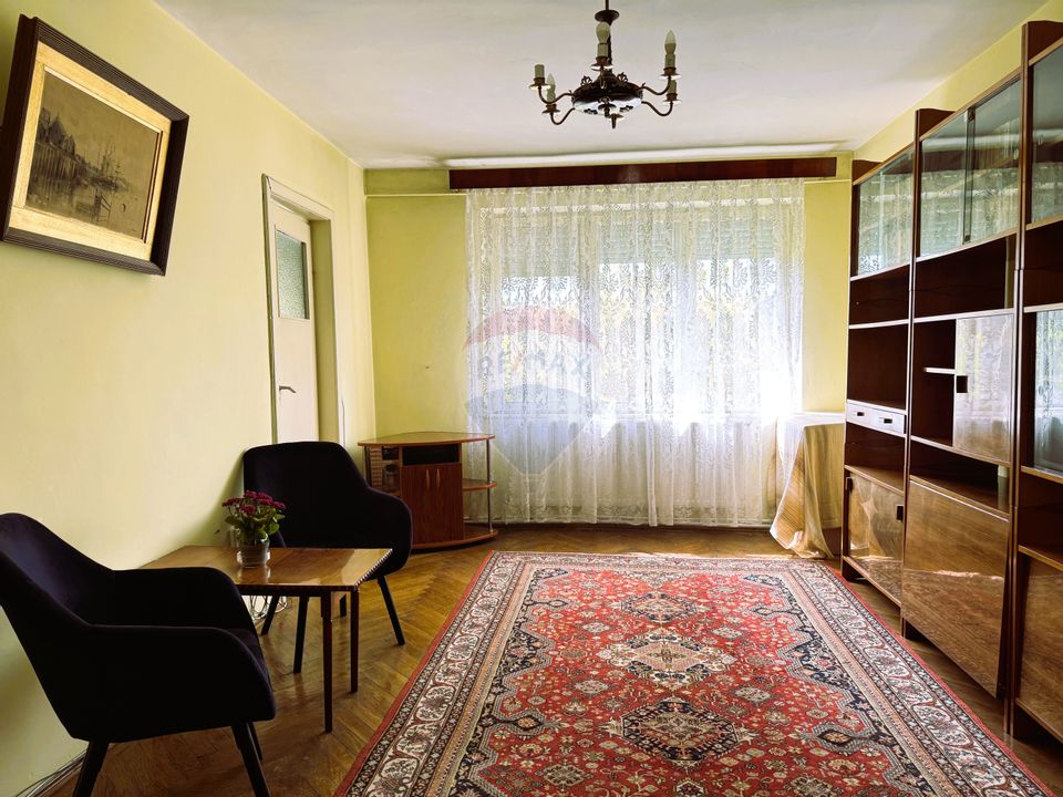 4 room Apartment for sale, Central area