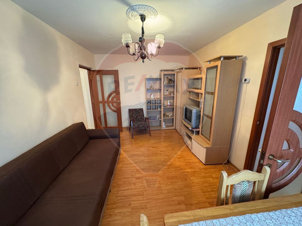 3 room Apartment for rent, Mioritei area