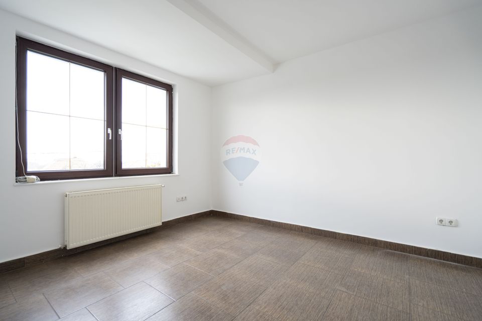 De vânzare casă cu 5 camere, teren 1000 mp Oncea, Calea Bihorului