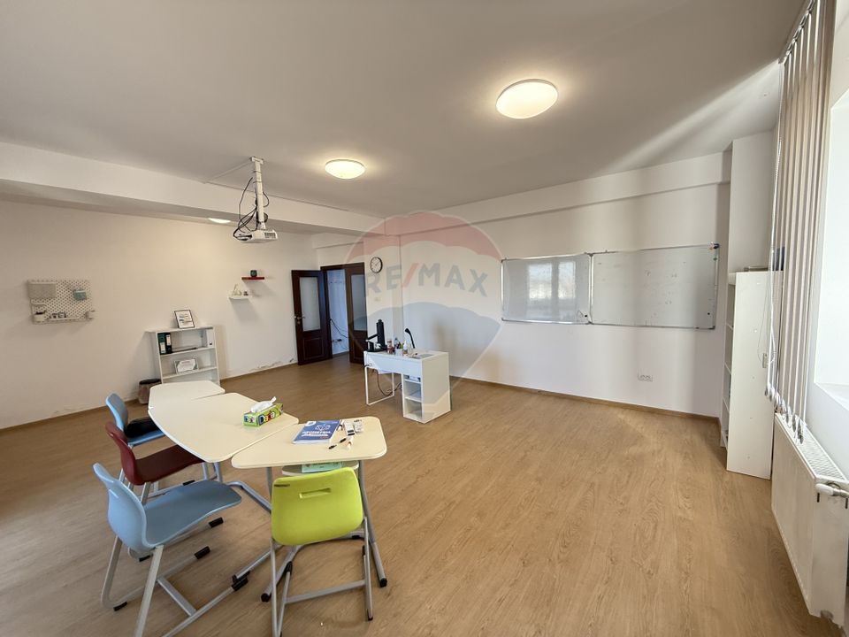 Apartament cu 3 camere de vânzare Voluntari