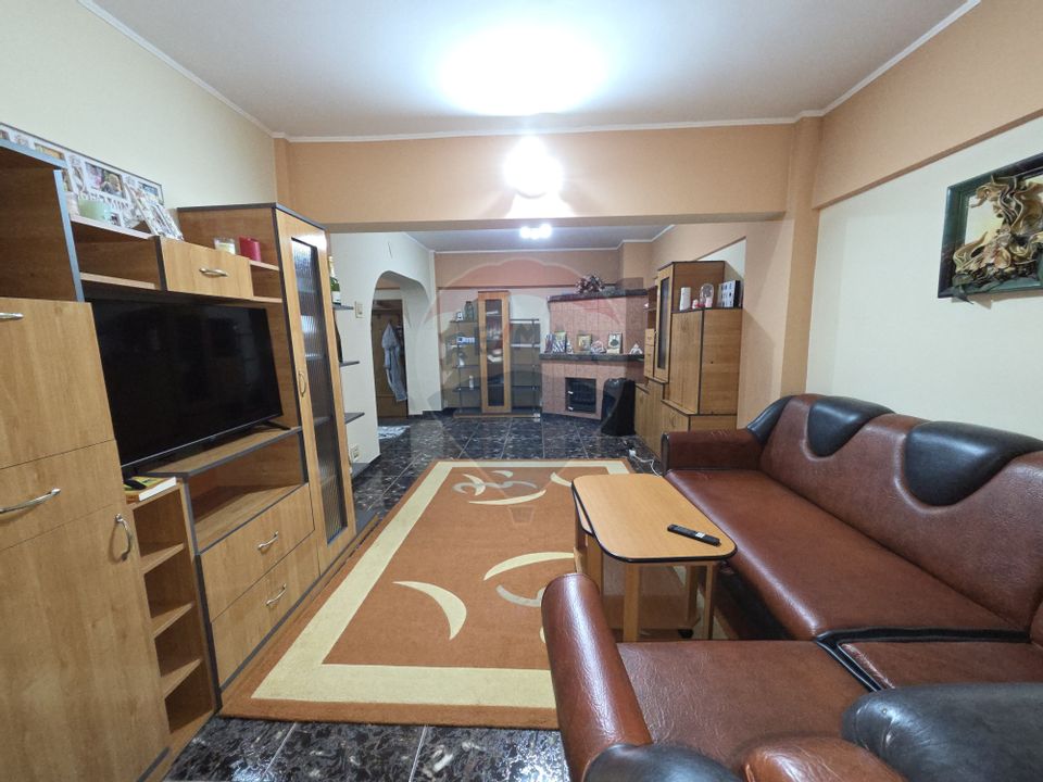 Apartament cu 3 camere etajul 1, Campineanca