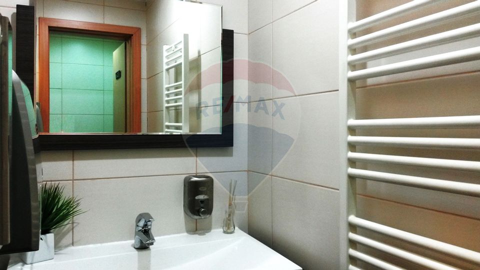 96sq.m Commercial Space for rent, Ultracentral area