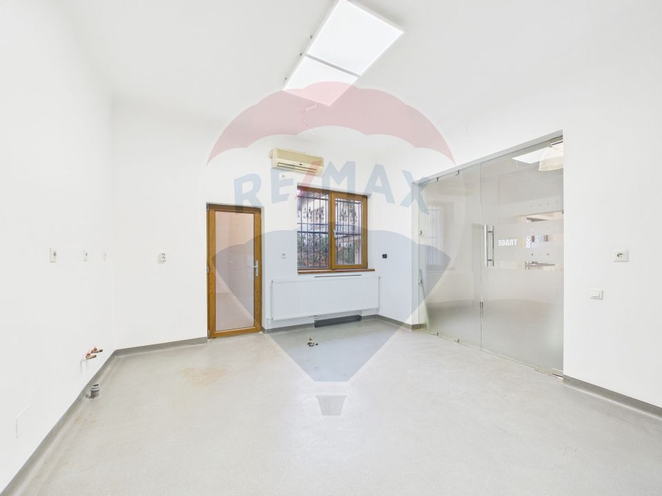 100sq.m Commercial Space for rent, Stirbei Voda area