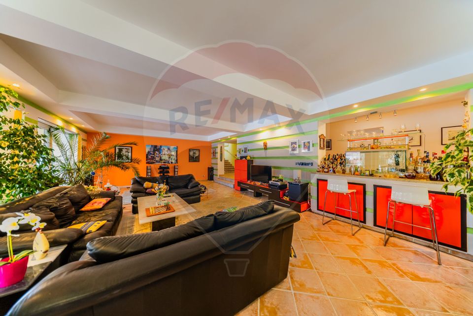 Vilă cu 4 camere de vânzare 921 mp zona Subcetate,Arad