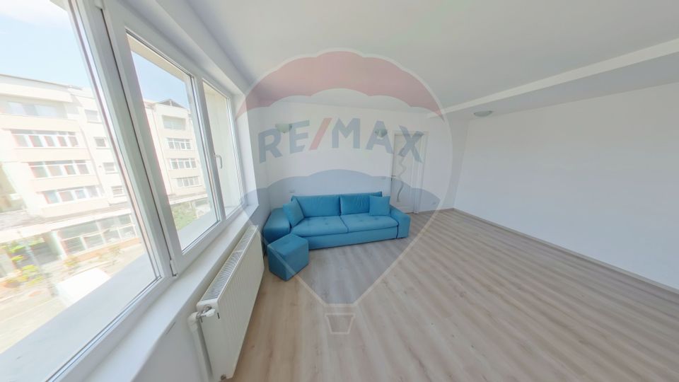 Apartament 3 camere de vânzare /zona Orasul de Jos