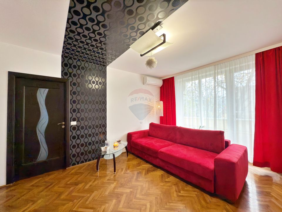 Apartament cu 3 camere de vânzare în zona Podgoria