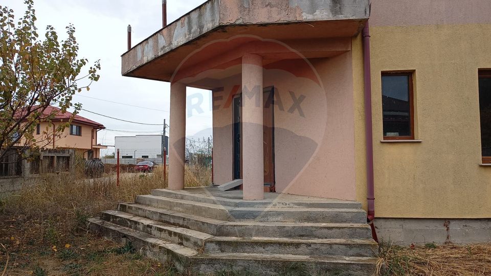 5 room House / Villa for sale