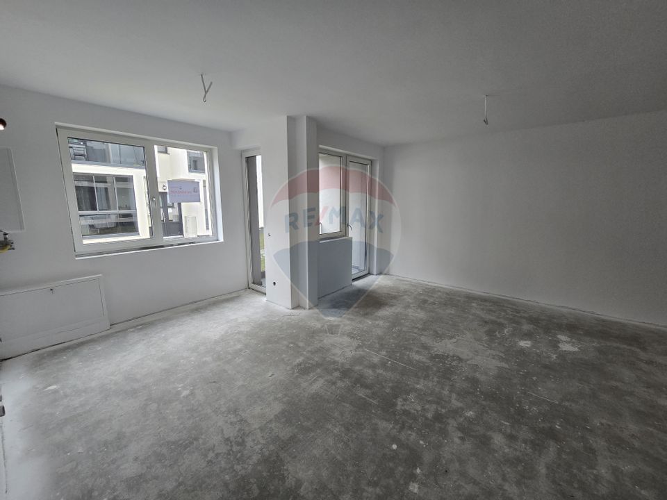 Apartament cu 3 camere de vânzare