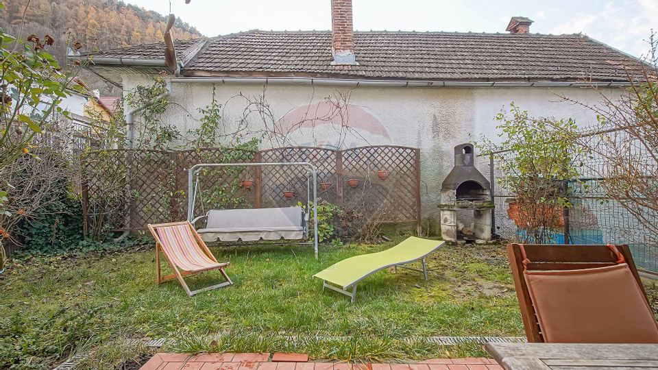 Casă  de inchiriat, Schei