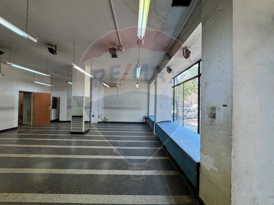 Commercial space for rent / Streetside / North Railway Station / 98sqm