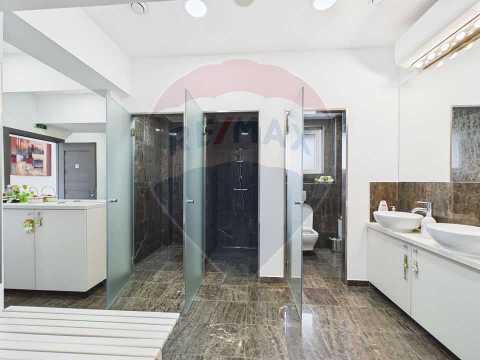 608sq.m Commercial Space for sale