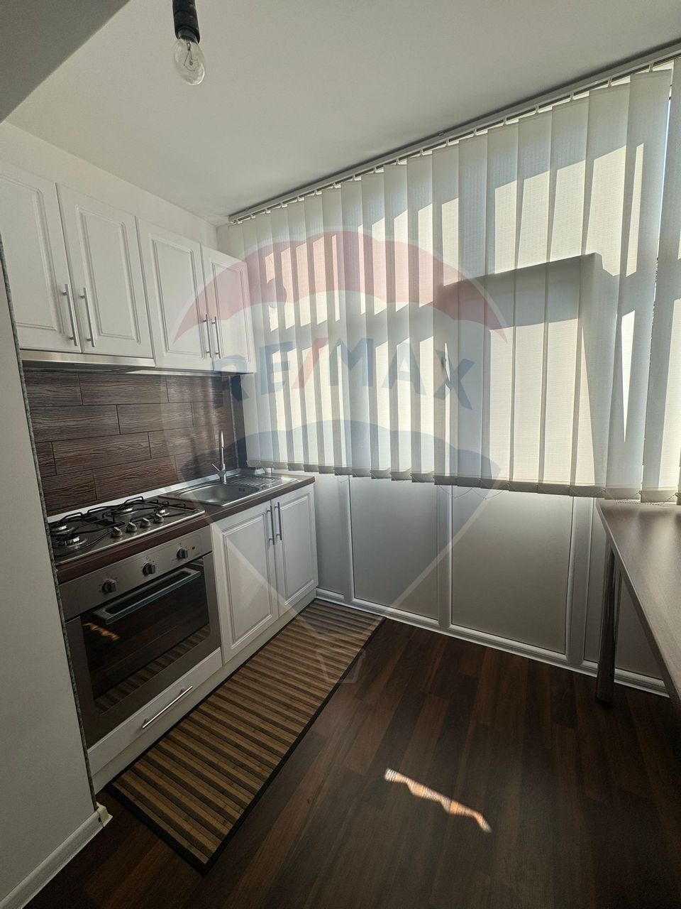 Doua decomandate str. Gen. Magheru, etc.3/4, mobilat și utilat