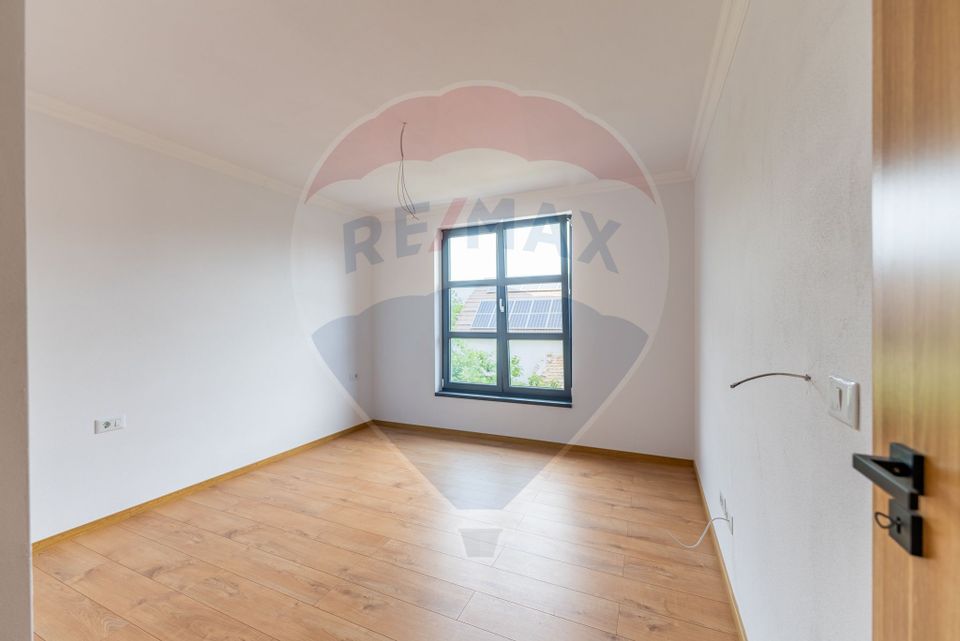 Apartament cu terasă și 2 parcări - Complex nou central