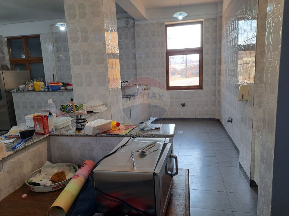 Spațiu de închiriat semicentral, 600 mp