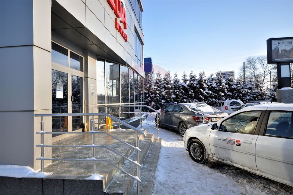 RENT!!! Showroom, offices and storage space Brasov