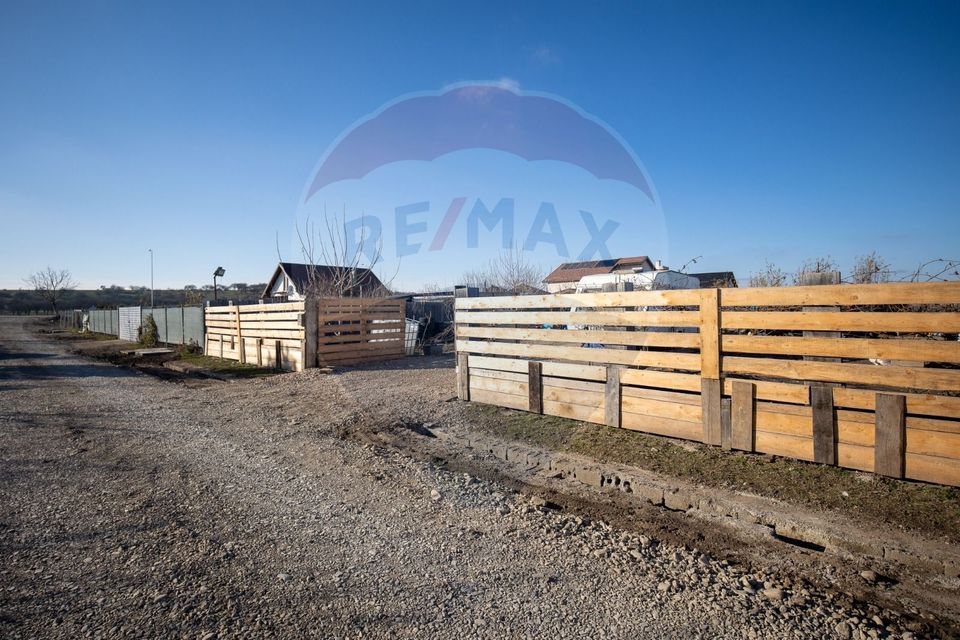 Land 700sqm Bod / Strada Caraiman