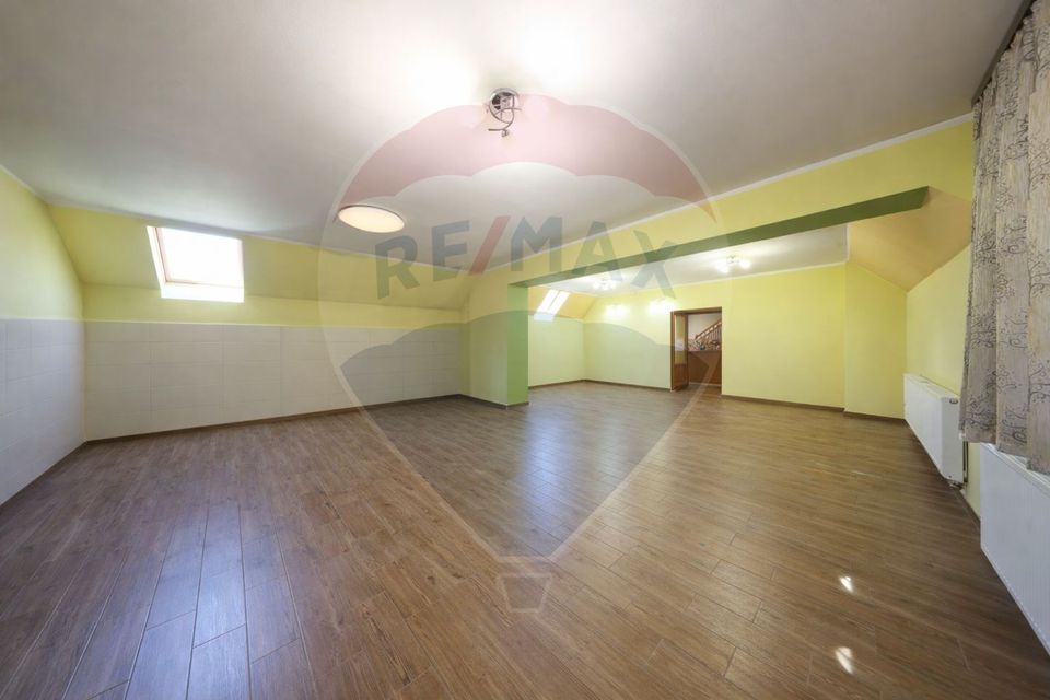 741sq.m Commercial Space for sale