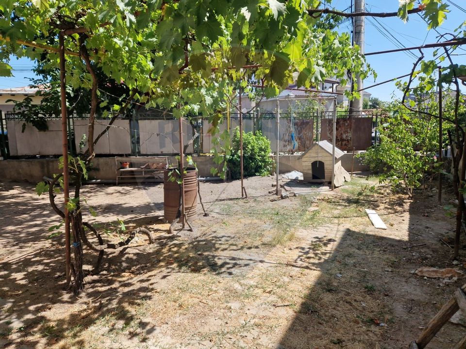 Casă / Vilă  str. Ana Ipatescu S+P+1 , 5 camere , teren - 252 mp