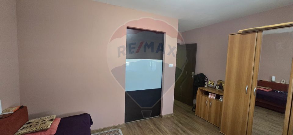 8 room House / Villa for sale