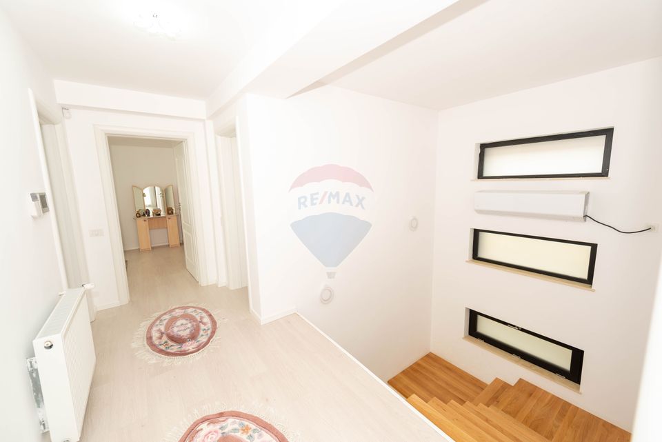 House - Villa 4 rooms in Pantelimon Magic Lake, Cernica forest