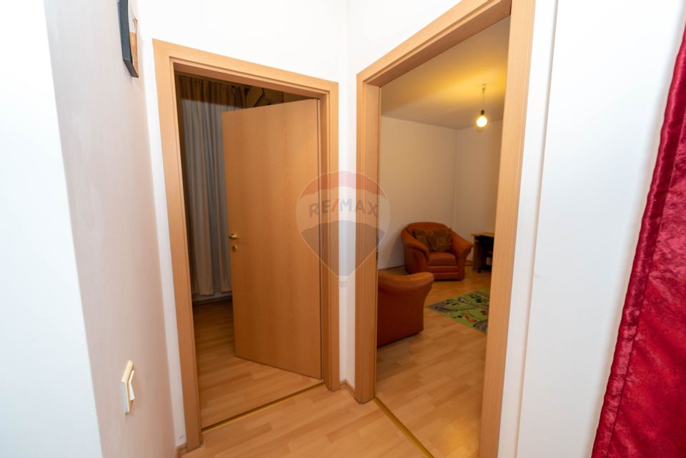 Apartament cu 3 camere de vanzare complex  Rasarit De Soare, Titan