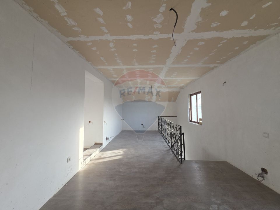 6 room House / Villa for sale, Izvoare area
