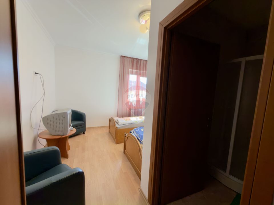 Casă / Vilă 8 camare cartier Beverly Hills Sanmartin