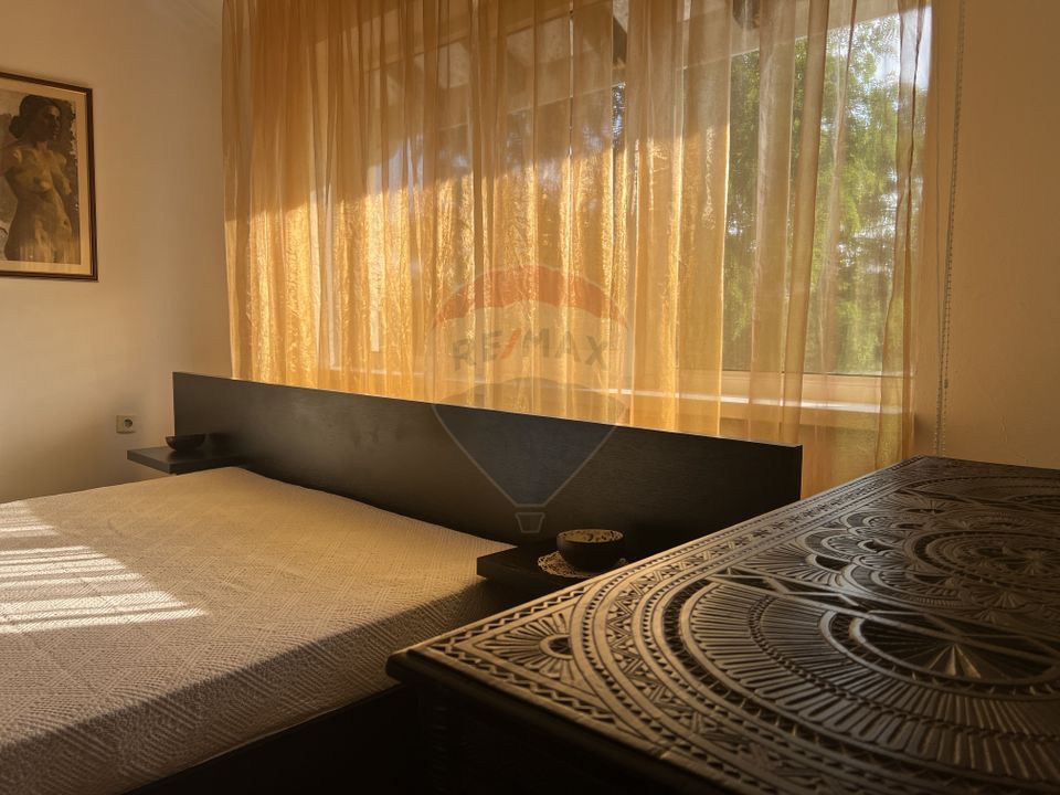 8 room House / Villa for sale