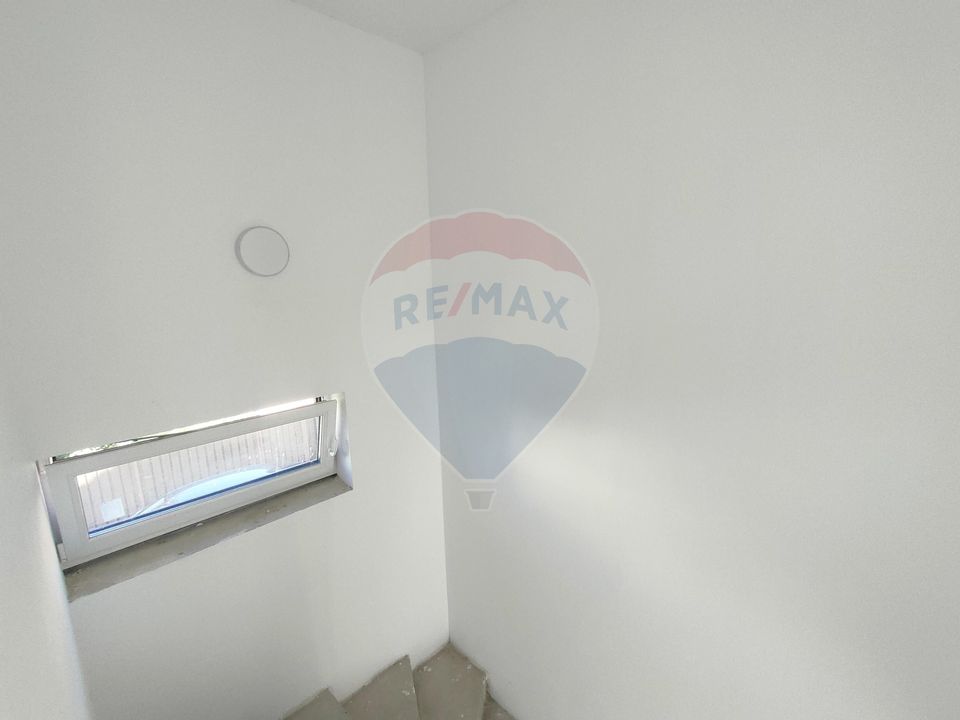 Casă cu 3 camere de vânzare în zona Turnisor