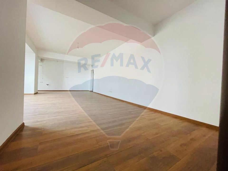 New and spacious apartment - Pipera