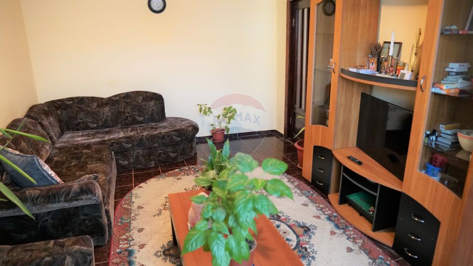 Apartament de VÂNZARE / SCHIMB | 3 camere | Decomandat | Zona Mioriței