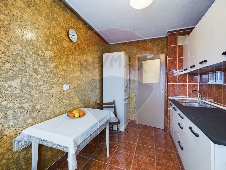 REZERVAT | Apartament cu 2 camere | Decomandat | Zona Astra | E-V |