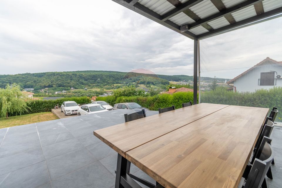 Detached House for Sale / 900 sqm Land, Popesti, Cluj