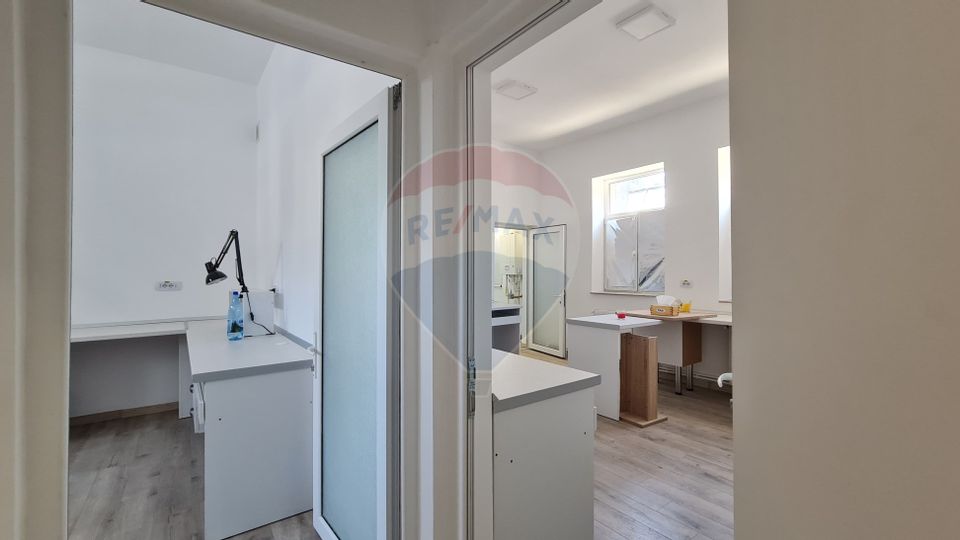 Apartament cu 2 camere decomandate de vânzare Central, Parc Eminescu