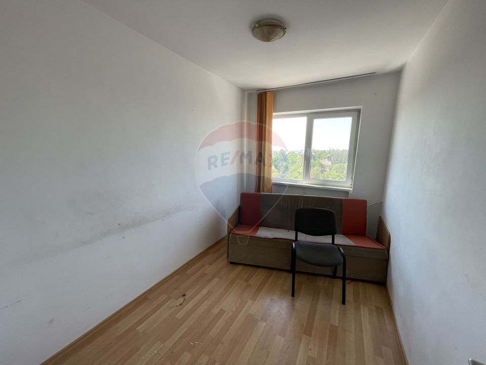 3 room Apartment for sale, Est area