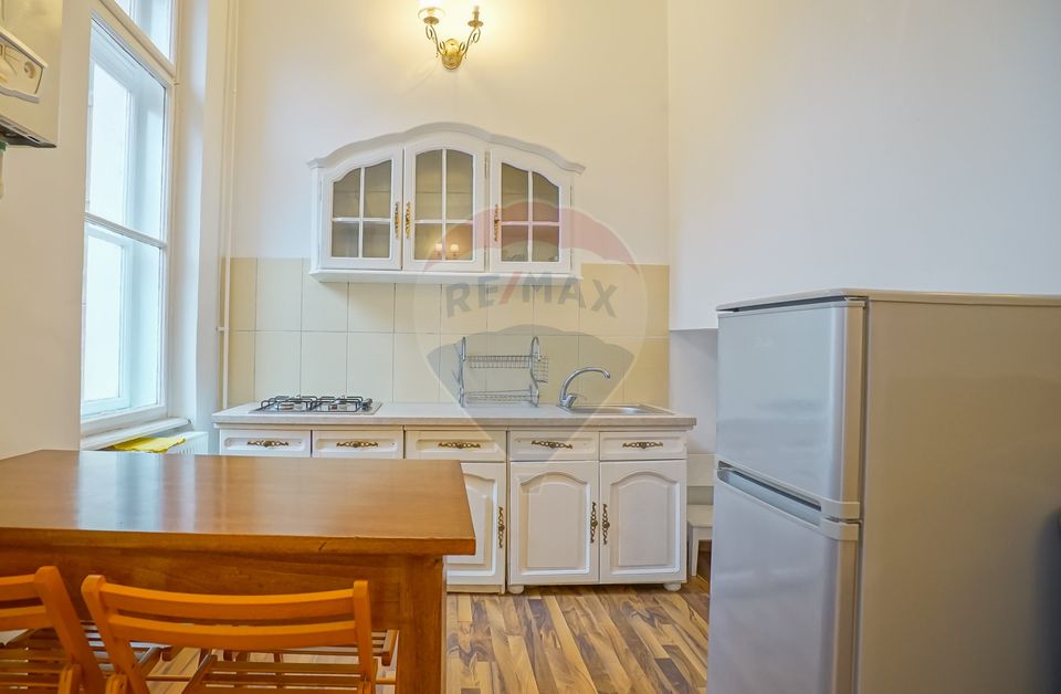 REZERVAT! Apartament 3 camere, în vilă, cu grădină proprie