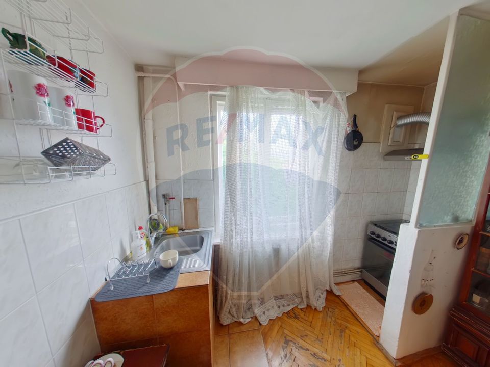 Apartament cu 3 camere de vânzare Str. 1 Mai