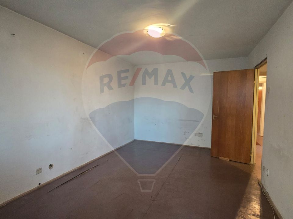 4 room Apartment for sale, 1 Decembrie 1918 area