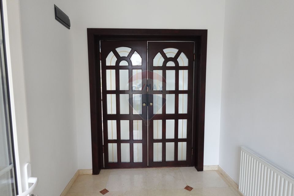 9 room House / Villa for sale, Titulescu area