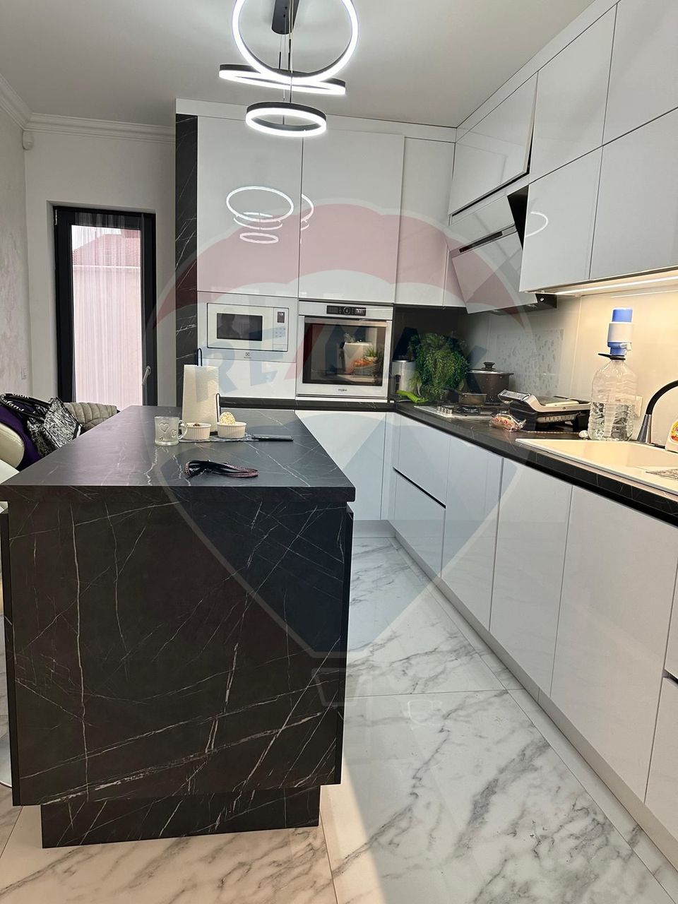 6 room House / Villa for sale