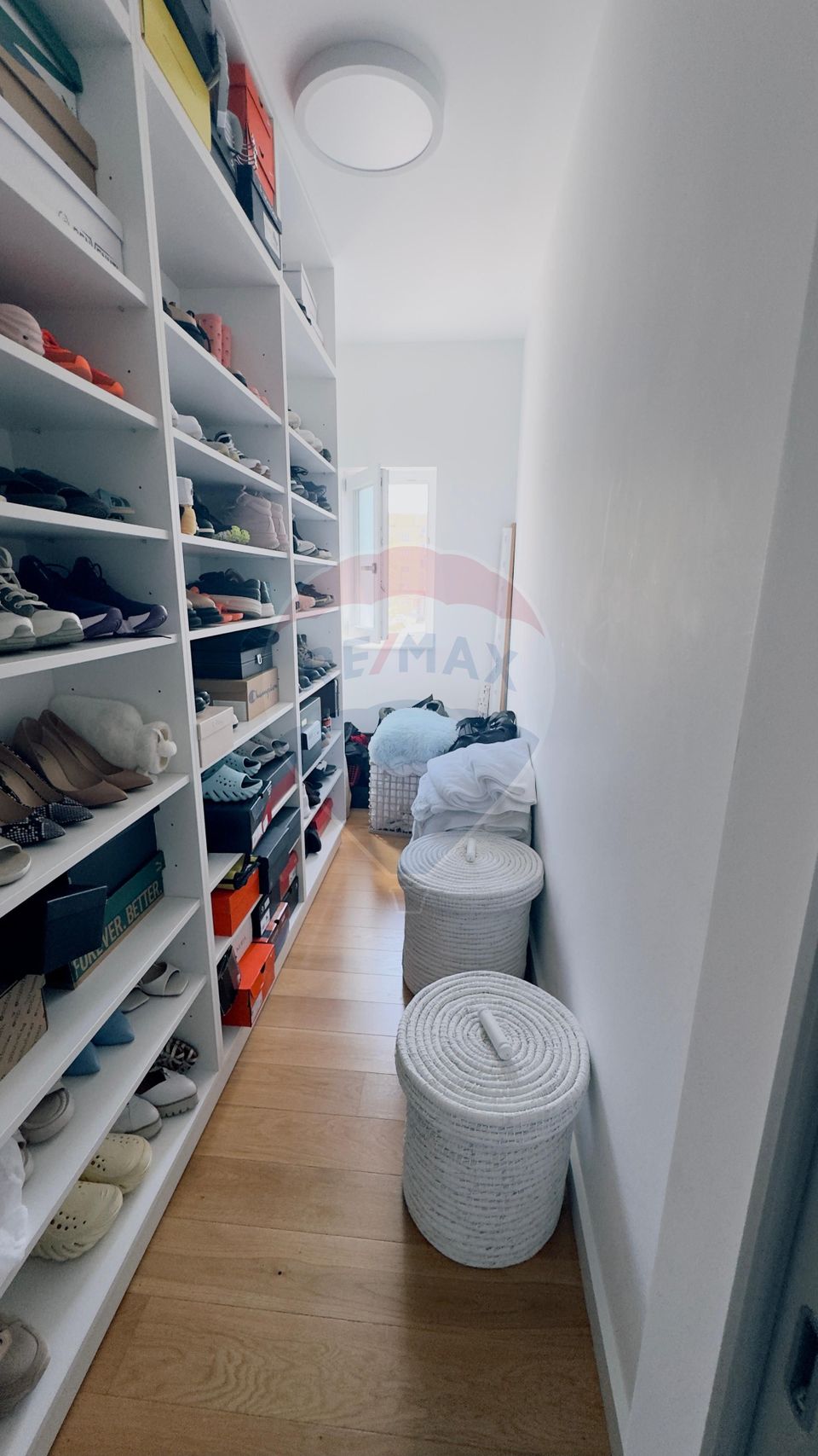 Proprietate premium în Filiași, locuință de lux cu spații comerciale