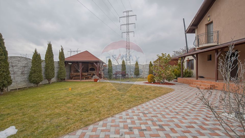 5 room House / Villa for sale