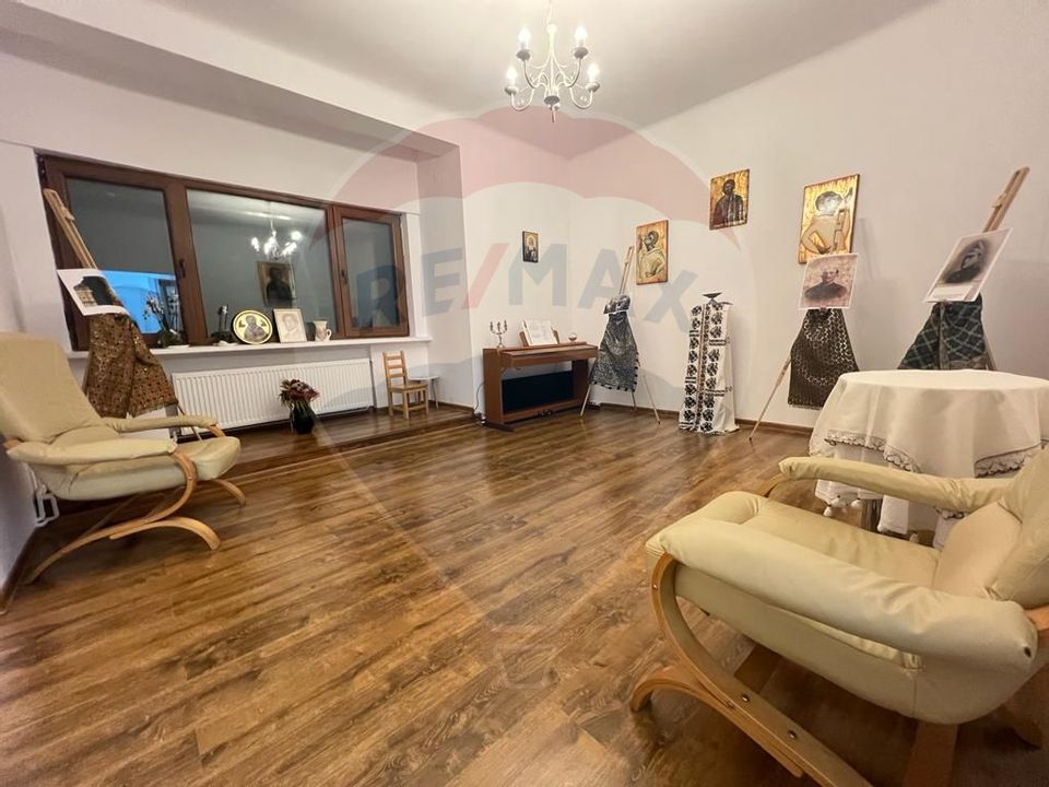 4-rooms apartment, separate entrance for sale Dacia Blvd