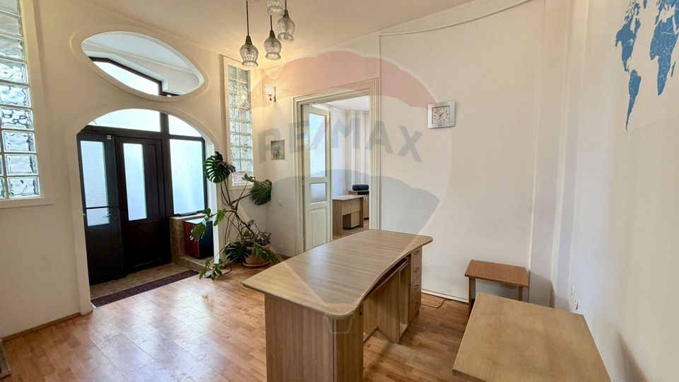 Casă interbelica de vanzare in Galati, zona Centrala