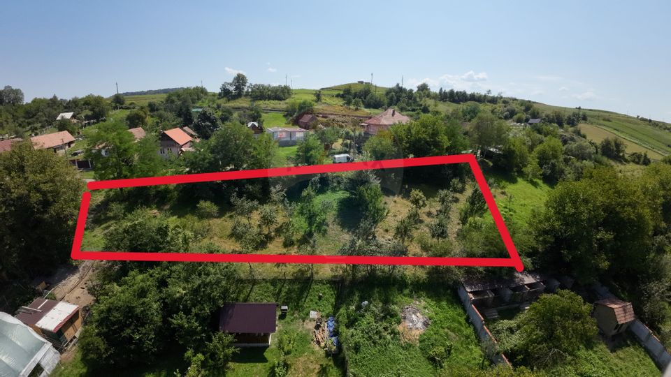 Teren  intravilan 3,000mp Hetiur