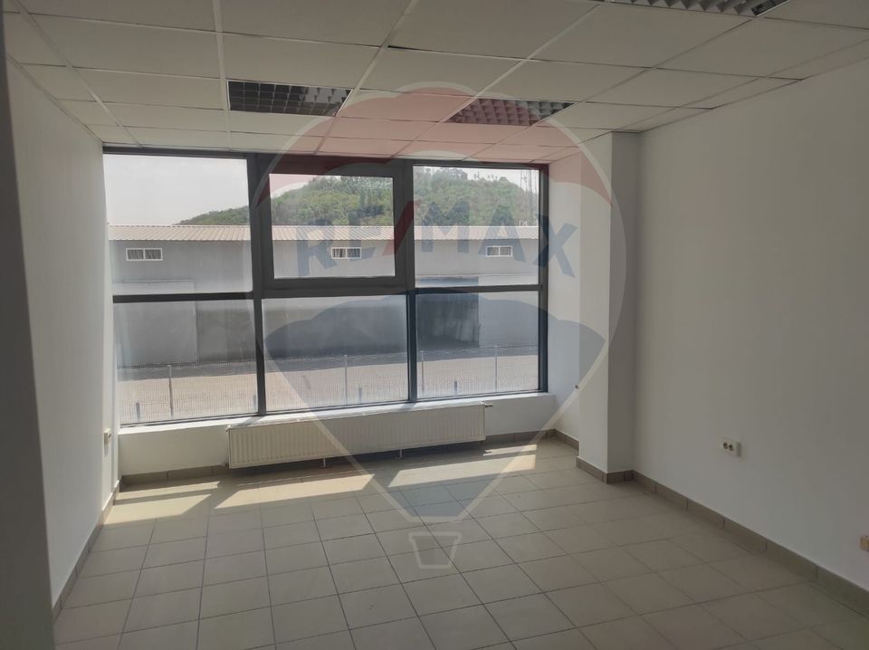 445sq.m Commercial Space for rent, Orasul de Jos area