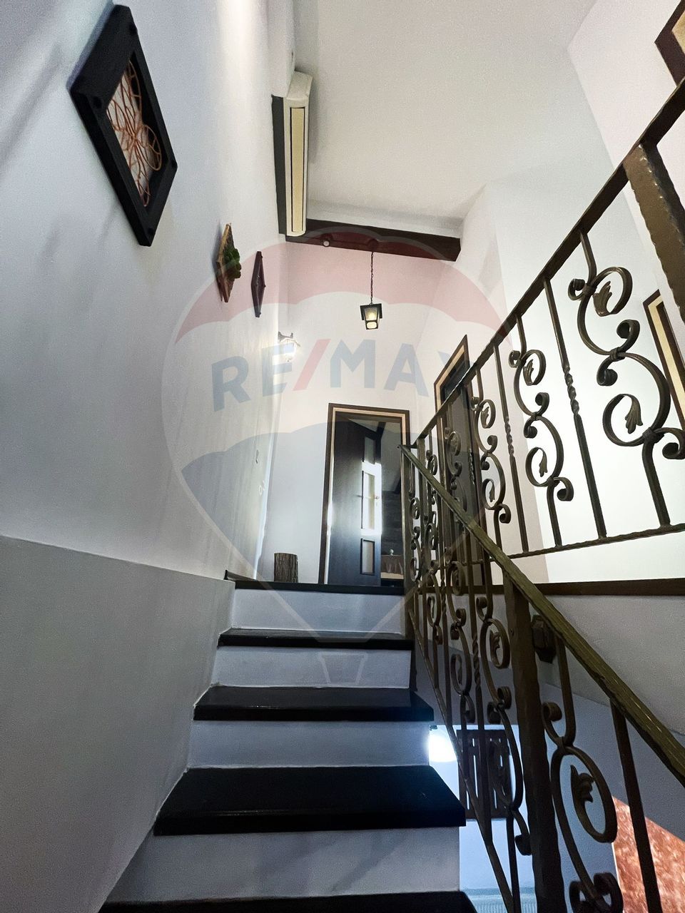 Vila P+M cu 3 camere, de inchiriat, zona Far Constanta