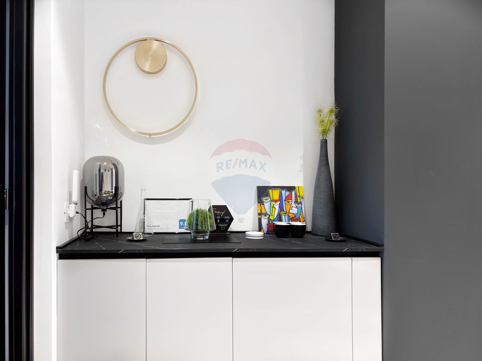 Vedere directă spre Piața Unirii, finisaje lux, apart. chirie, 97.6 mp